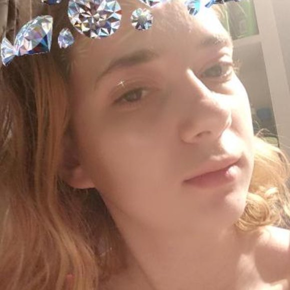 Meet your Posher, Elizabeth - Picture 2 of 4